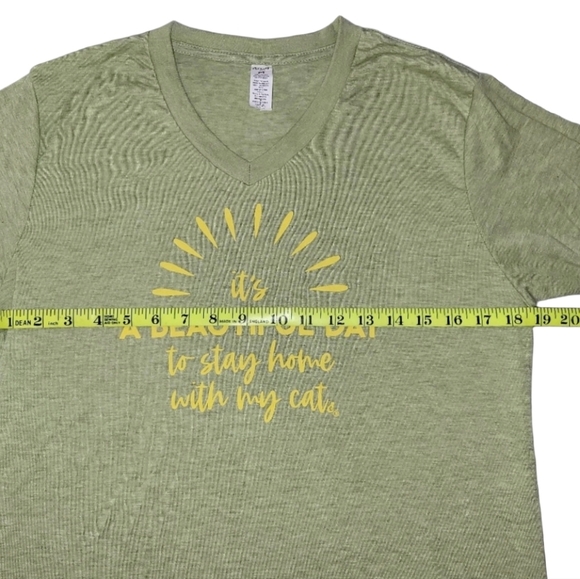 "It's A Beautiful Day To Stay Home With My Cat" Tee Green & Yellow Size Medium - Picture 6 of 7
